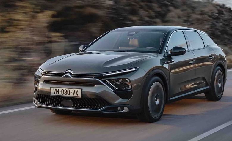 Оригинальный кроссовер-лифтбэк Citroen C5&nbsp;X подешевел в России на полмиллиона рублей. У дилеров появился Citroen C5&nbsp;X 2024